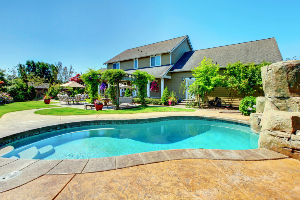 luxury backyard designers